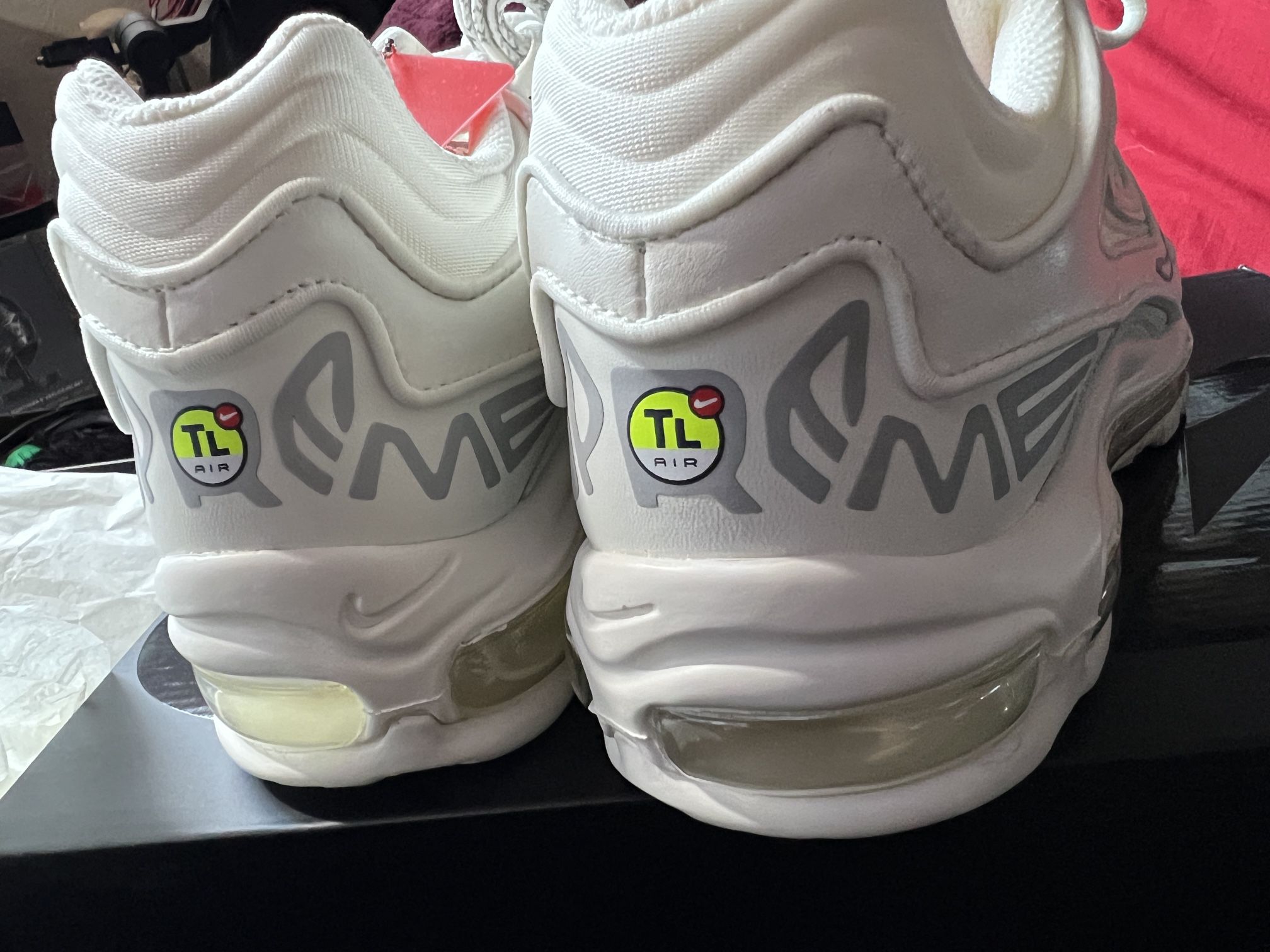 Supreme X Nike Air Max 98 TL for Sale in Los Banos, CA - OfferUp
