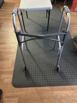 Folding walker