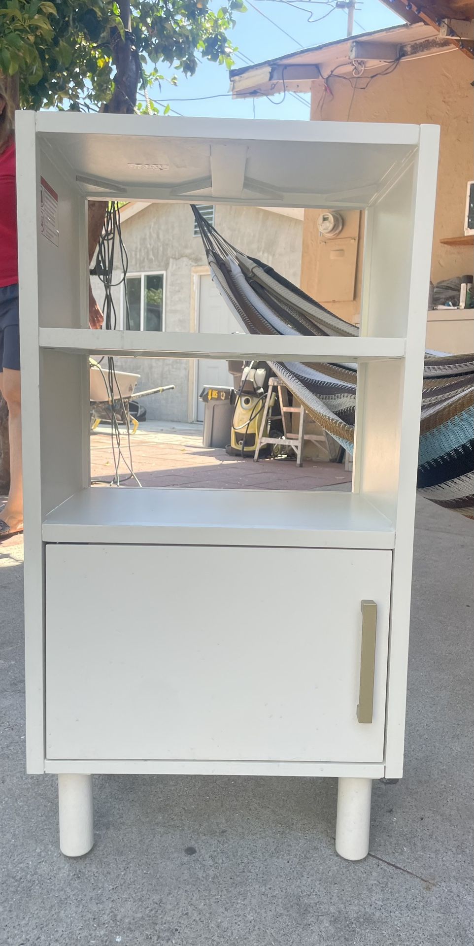white shelves/cabinet
