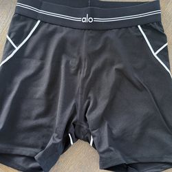 Alo yoga short L