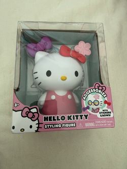 Hello Kitty styling figure