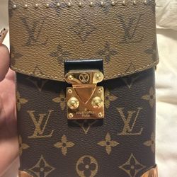 Authentic Louis vuitton Reverse Mini trunk 