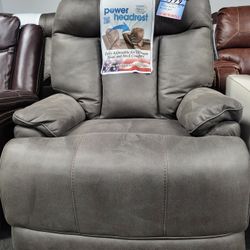 Catnapper Power Recliner With USB Ports For $599/Sillón reclinable eléctrico Catnapper con puertos USB por $ 599 