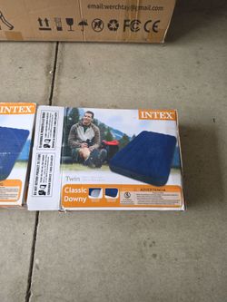 Intex Classic downy twin air mattress new