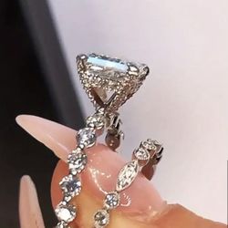 New 18k White Gold Wedding Ring Set 