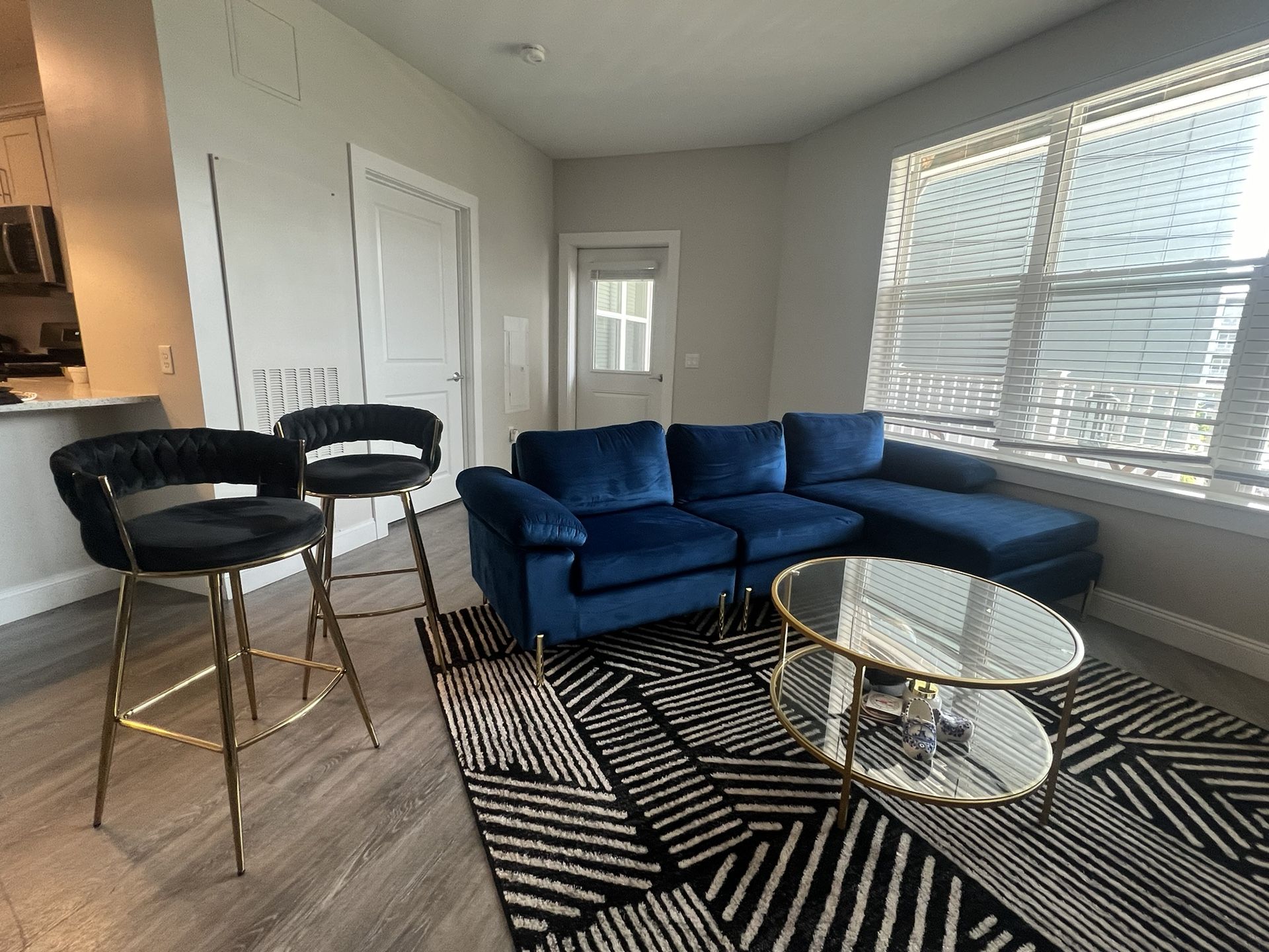 Living Room/Coffee table/Bar Stool Set