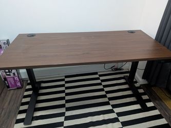 Adjustable-height standing desk - Fully Jarvis