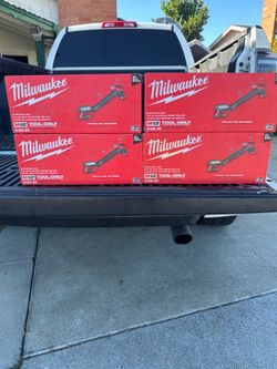 Milwaukee M12 12V Lithium-Ion Cordless LED Underbody Light