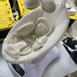 mamaRoo multi-motion baby swing with customized infant insert
