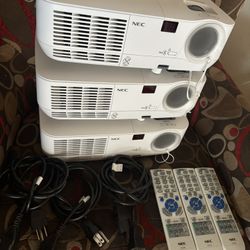 Projector NEC 2500 Lumens 