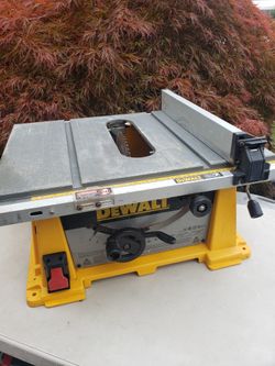 Project Parts DeWALT Table Saw