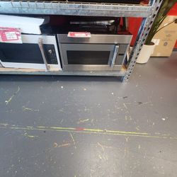 Thermador Professional Series 30 Inch Over The Range Microwave 2.q Cu Ft 385 CFM MU30WSU