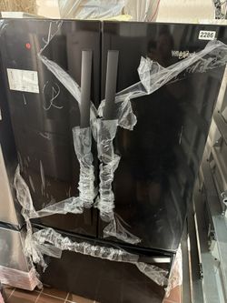 WHIRLPOOL 36” FRENCH DOOR REFRIGERATOR IN BLACK WITH ICE MAKER. $900 MODEL #WRFF3136SB. ORIGINAL PRICE: $1,799