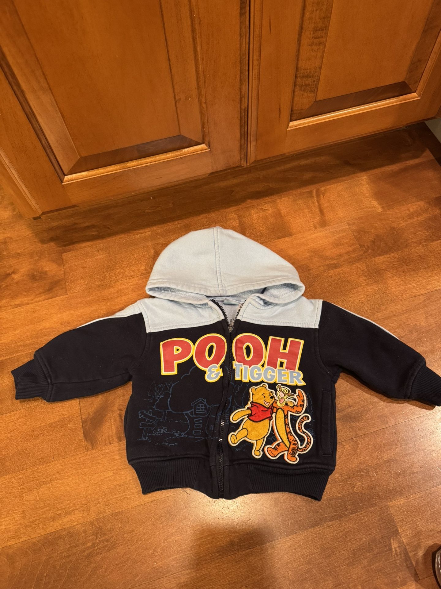 Boys vintage Winnie the Pooh, zipper hoodie shipping available