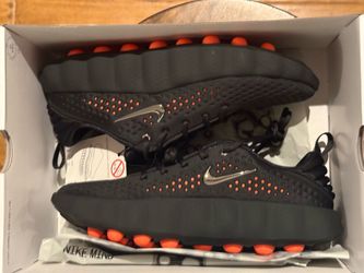 Brand New Nike Mind 002 Black Hyper Crimson Size 10