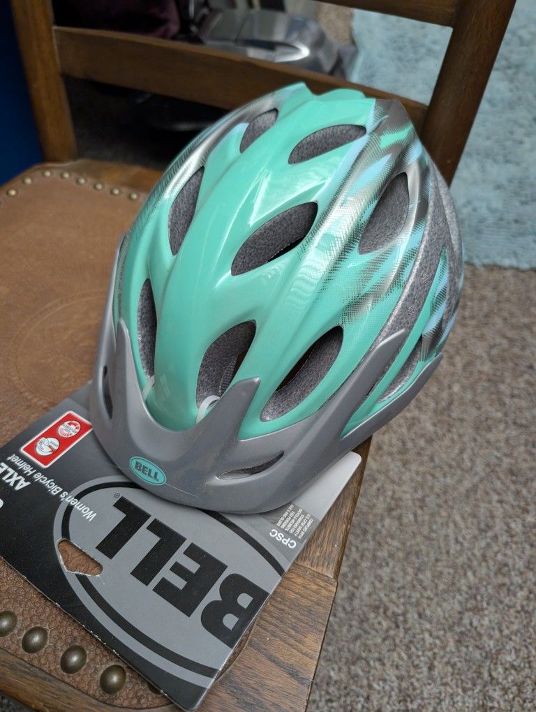 2 Helmets