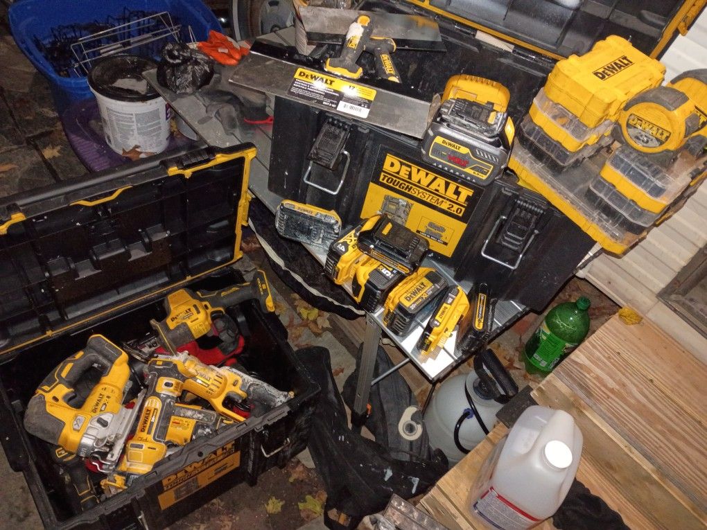 Tools All Brands,Ladder Rack Short Bed Over The Cab,Amps,Speakers,Bikes