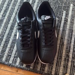 Nike Cortez Black n White 