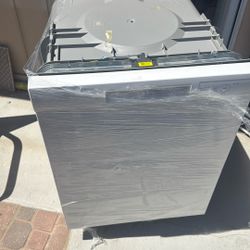 New Hotpoint Dishwasher 