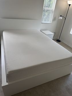 12" Queen Size Memory Foam Mattress -Signature Sleep