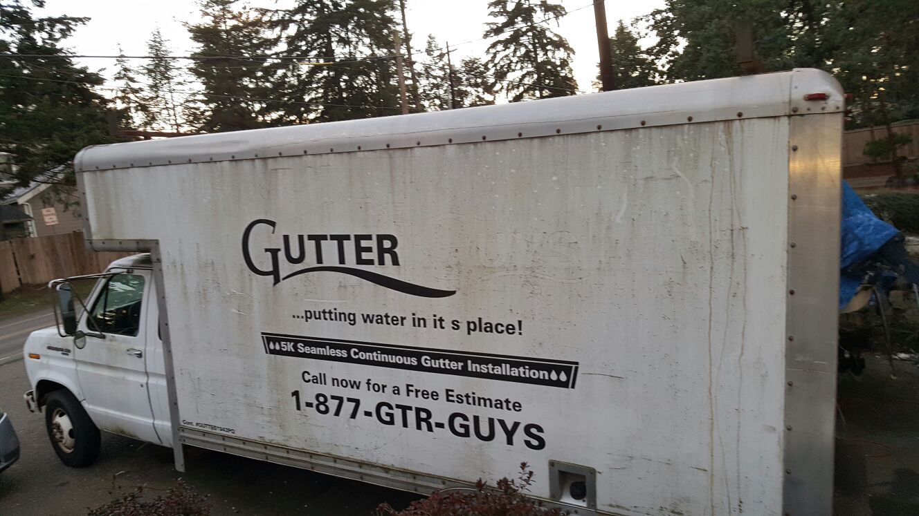 Diesel box truck and gutter machine for sale