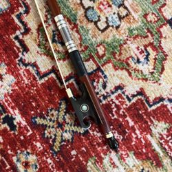 New High Quality 4/4 Violin Bow 