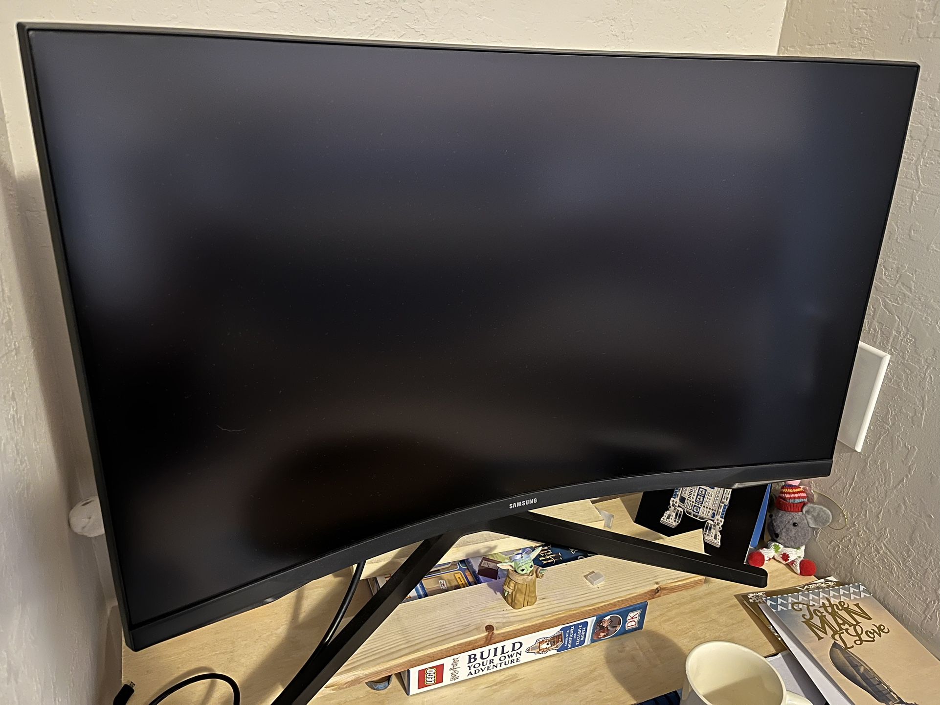 Samsung Curved Monitor 32” 1440p 144 Hz