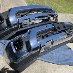 2020–2024 Silverado Chrome Front Bumper 2500 / 3500 Take Off Excellent Condition