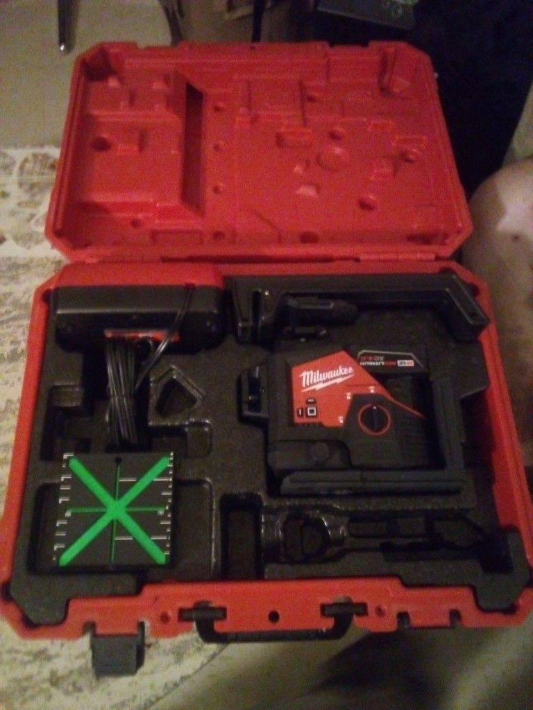 Milwaukee M12 360 Laser kit