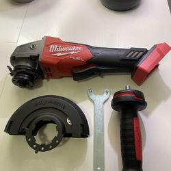New M18 FUEL 4-1/2” / 5” Milwaukee Grinder (Tool Only Solo Herramienta)