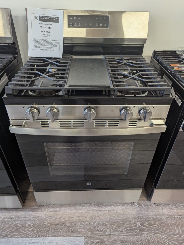 GE 30 In . 5 Burner Slide In GAS Range W/ Crisp Mode