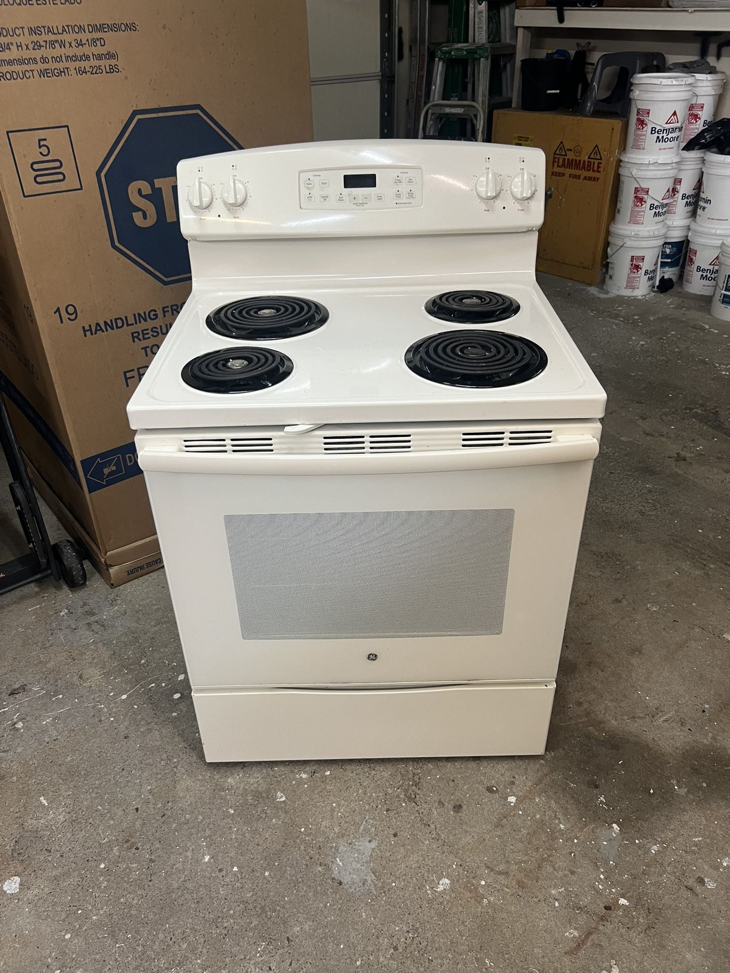 GE Electric Stove