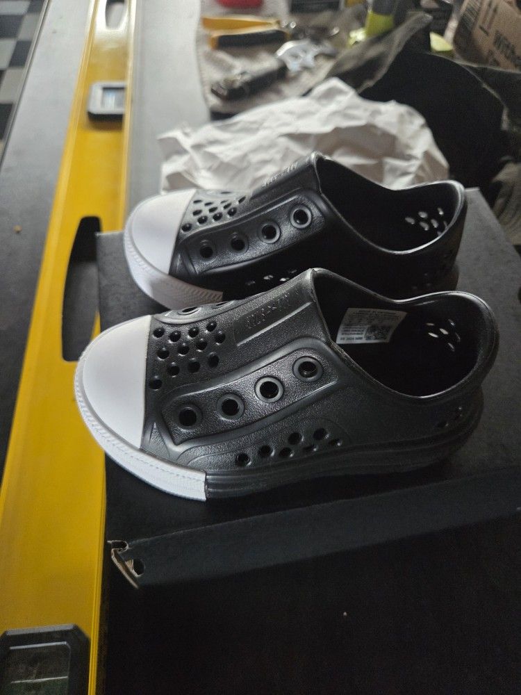 Toddler Size 8 Converse Shoes