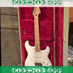 although beat Rock On Strong with High End Electric Guitar Collection
