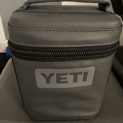 YETI 2L Lunch box