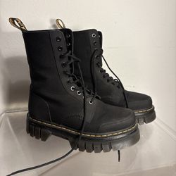 Dr. Martens AUDRICK 10-EYE POLY & LEATHER PLATFORM BOOT  BLACK US 10