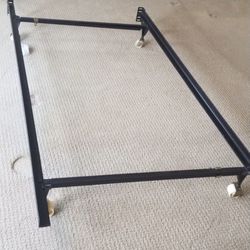 TWIN SIZE METAL BED FRAME