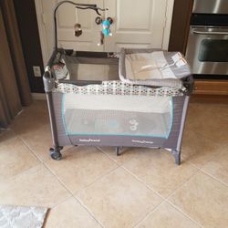 Baby Trend Play yard9