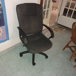 Adjustable, Swivel Office Chair