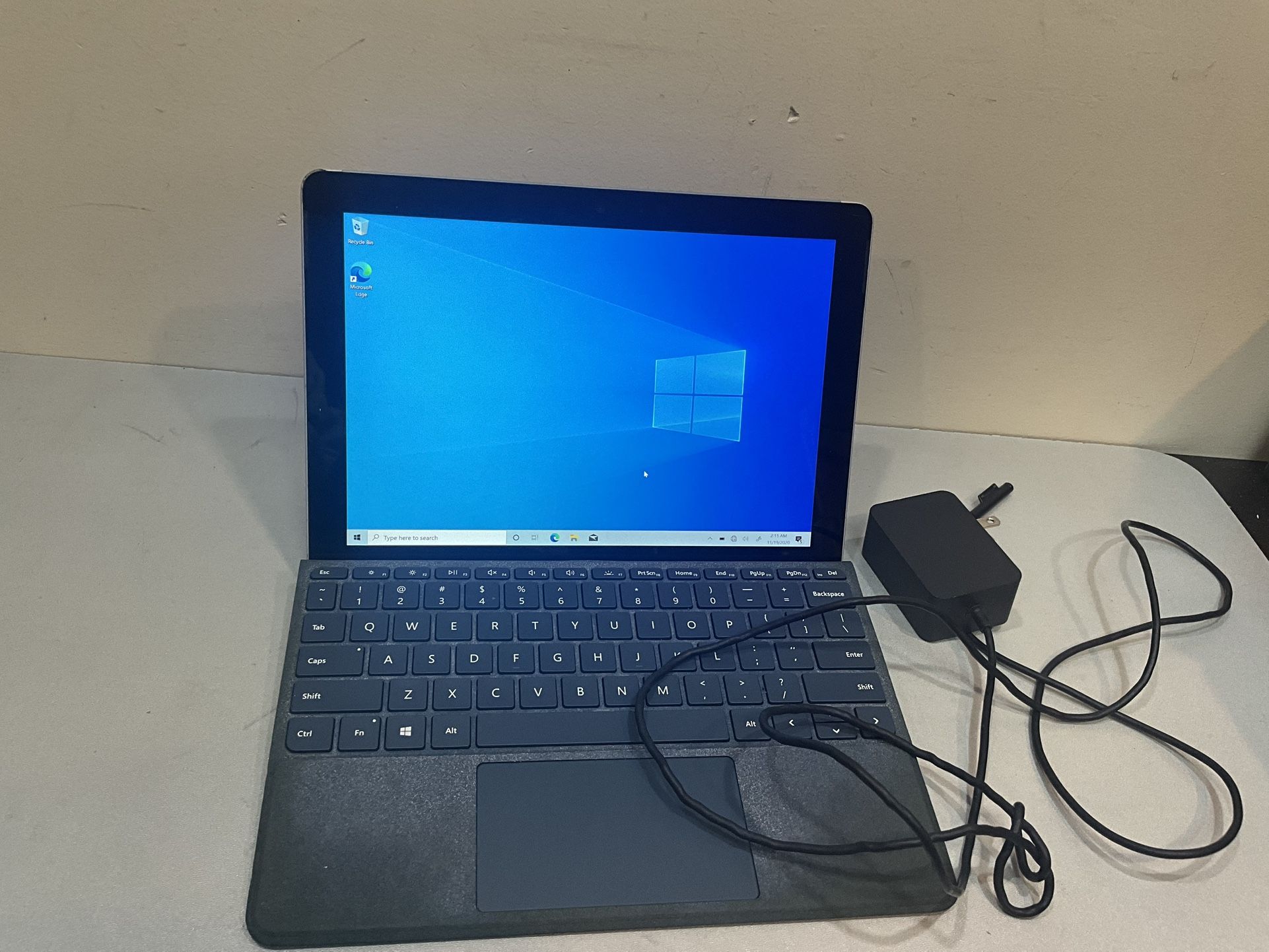 Microsoft Surface Go (1824) | 4GB RAM | 64GB SSD | Windows 10 Pro With Keyboard and power adapter