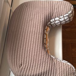 Boppy Best Latch Pillow For Sale/pickup 