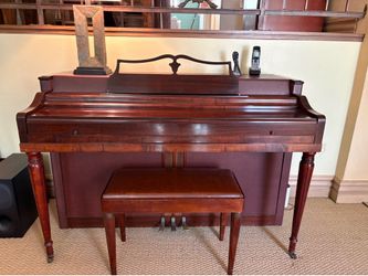 Elegant 1951 Wurlitzer Spinet Piano