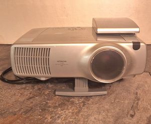 Hitachi CP-X885 Projector