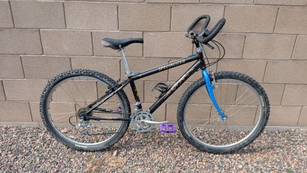 Specialized Stumpjumper Bike - Excellent Condition