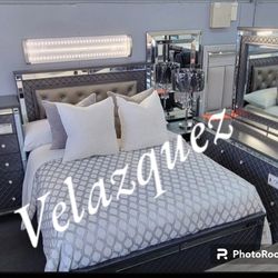 β
οΈ4 pc grey metallic queen bedroom set with led accents (Mattress Not Included )