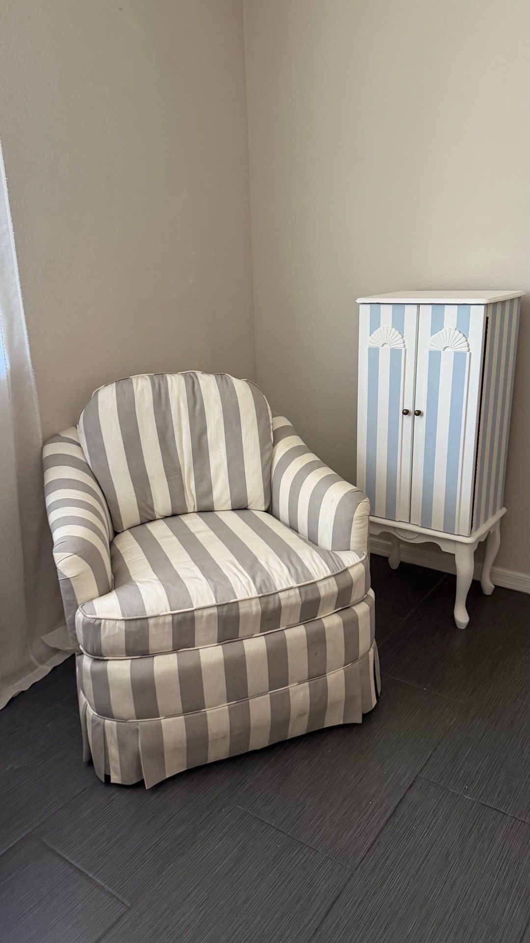 Living room chair