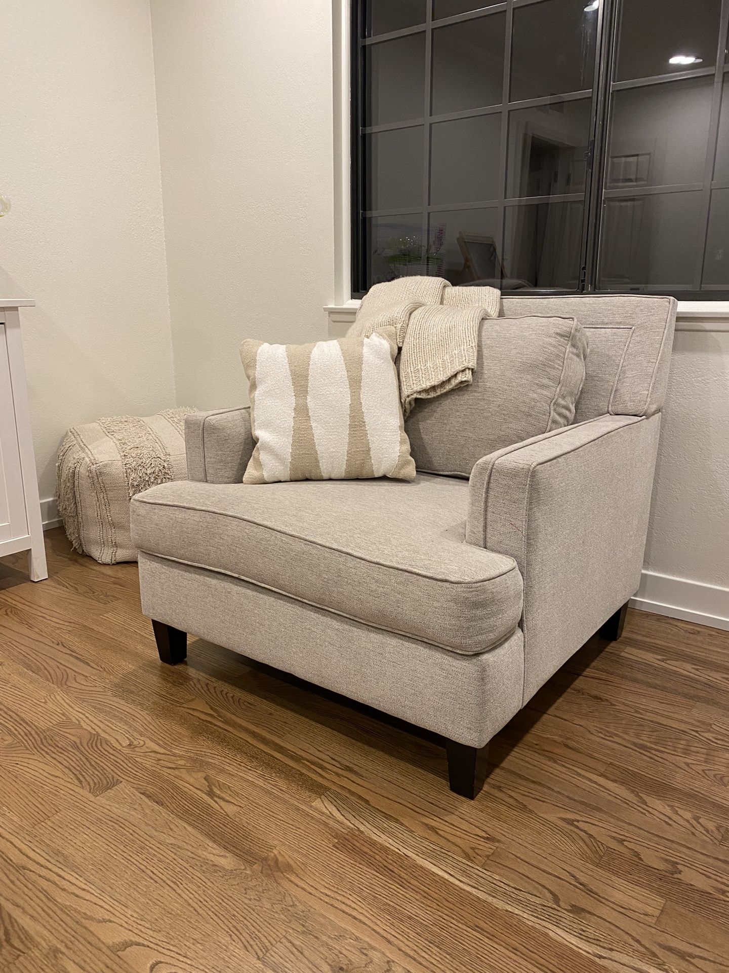 Upholstered Chair Livingspaces Lounge