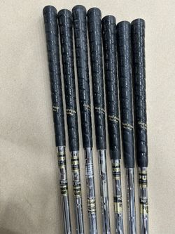 7 True Temper Dynamic Gold Iron Shafts – Golf Pride Tour Wrap Grips – Steel – Pulled Lot