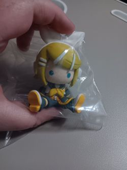 Rin vocaloid figure