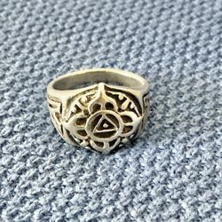 Vintage Ornate Symbolic  925 Sterling Silver Ring   Size 10,5